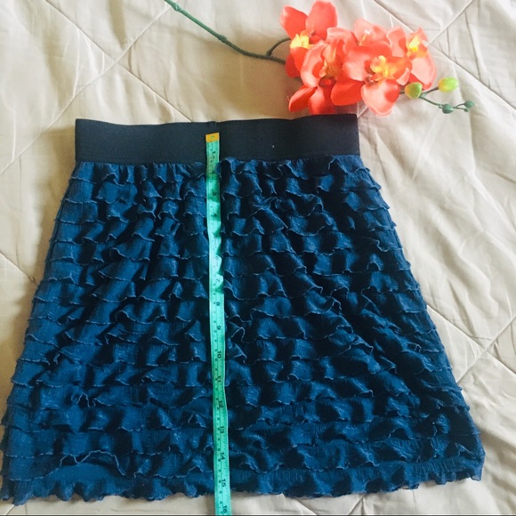 Beautiful Ruffled skirt. - Picture 2 of 3